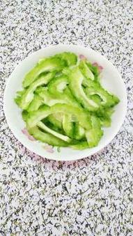 韶关吃凉瓜炒蛋,凉瓜炒蛋，夏日清凉美味新体验