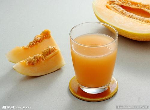 烂嘴角吃哈密瓜,美味营养两不误